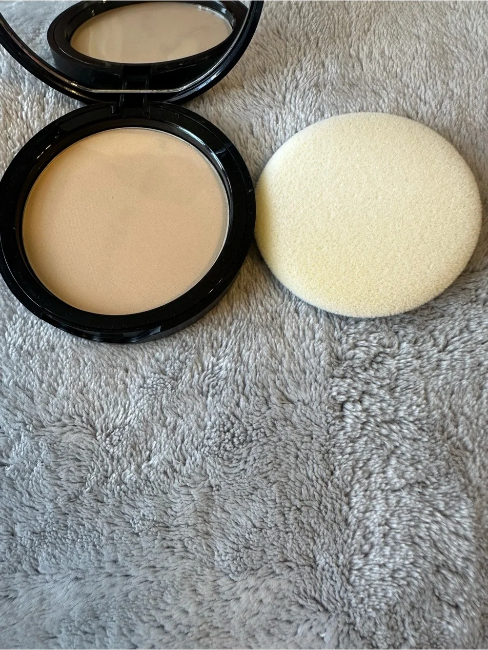 KVd Lock-It Finishing Powder & Pearnova Bronzer + Contour Stick - Black & Pink
